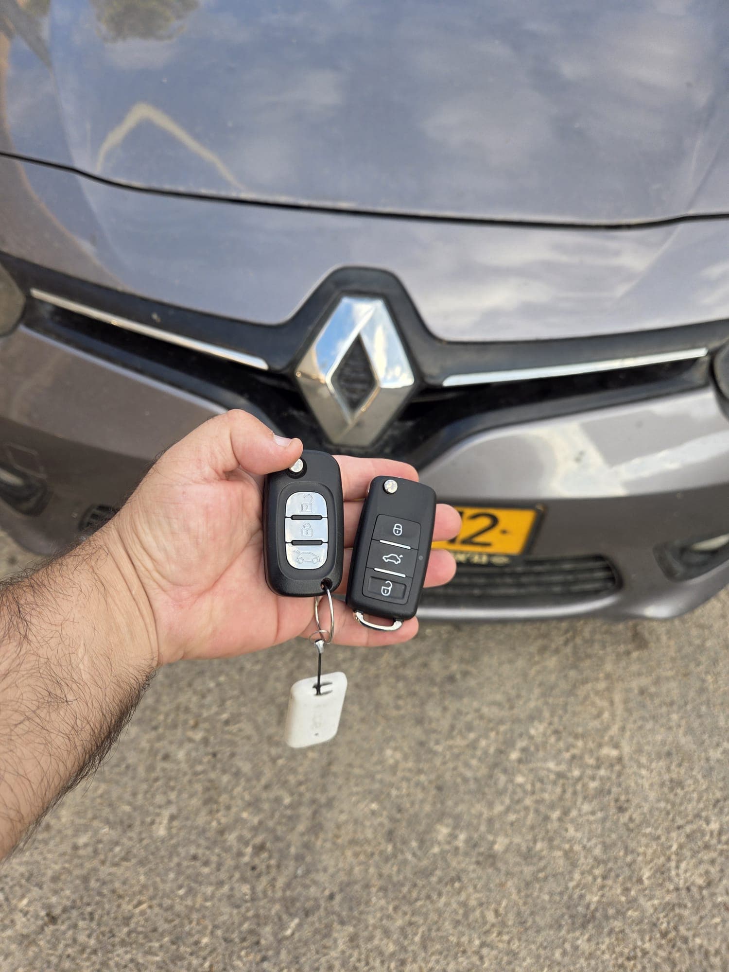 מפתחות ושלטים לרכב
